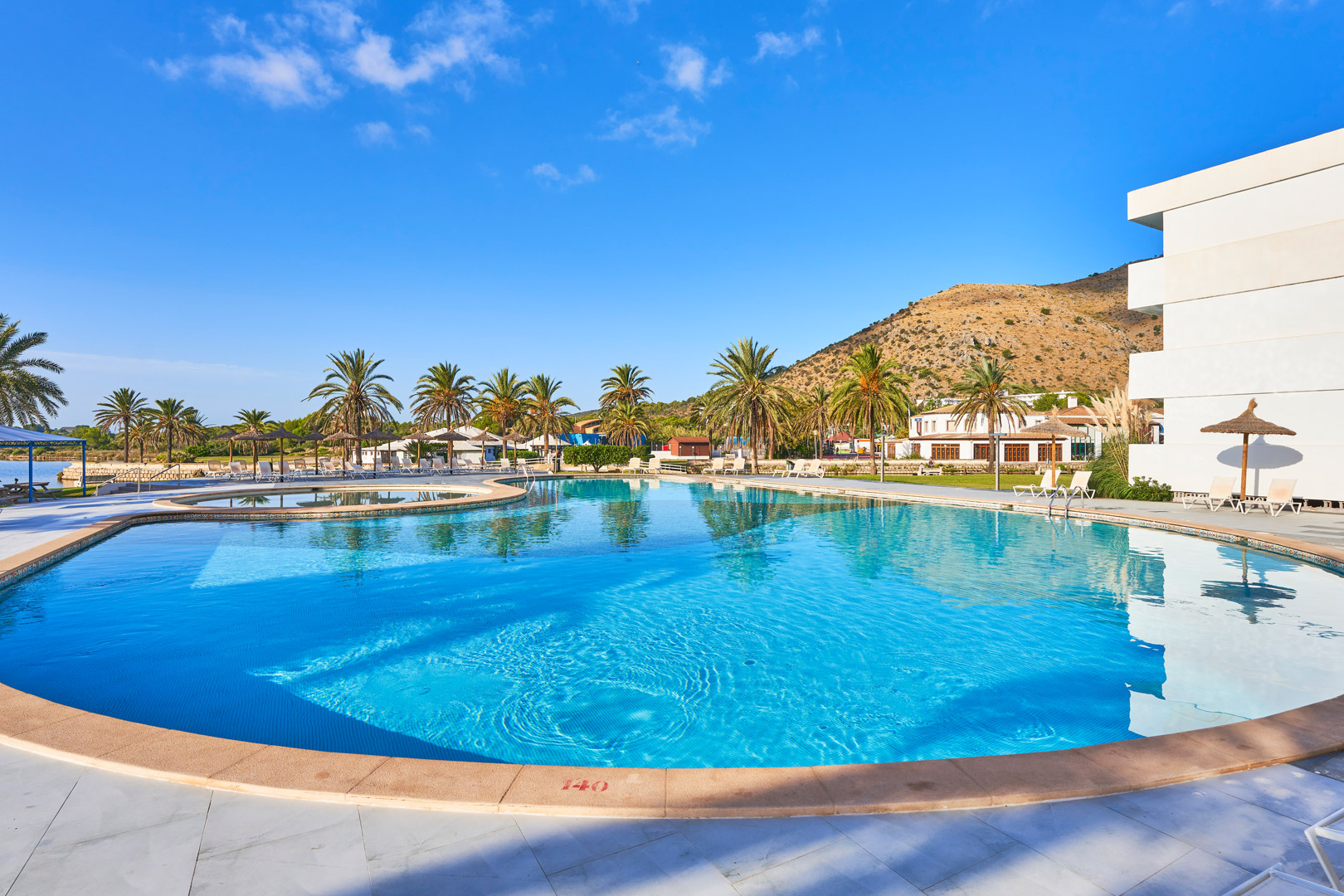 🍸¡MALLORCA CON TODO INCLUIDO EN FAMILIA! 🚢Desde 4 noches: Ferry con tu coche + El resort 3* más grande de Europa, toboganes y animación  | Alcudia