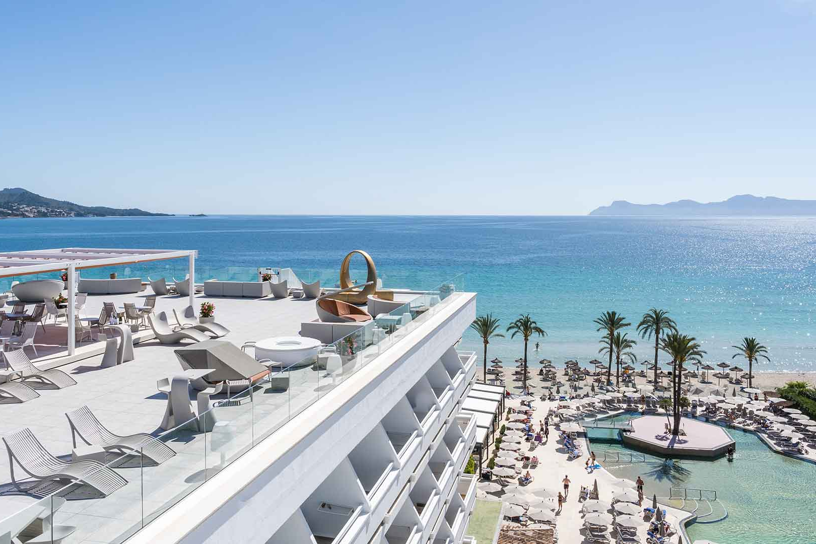 🐚 MALLORCA: VISTAS DE ENSUEÑO AL MAR MEDITERRÁNEO 🏝  Viaje en Ferry con coche a bordo + Hotel 4* en TODO INCLUIDO | Alcudia 