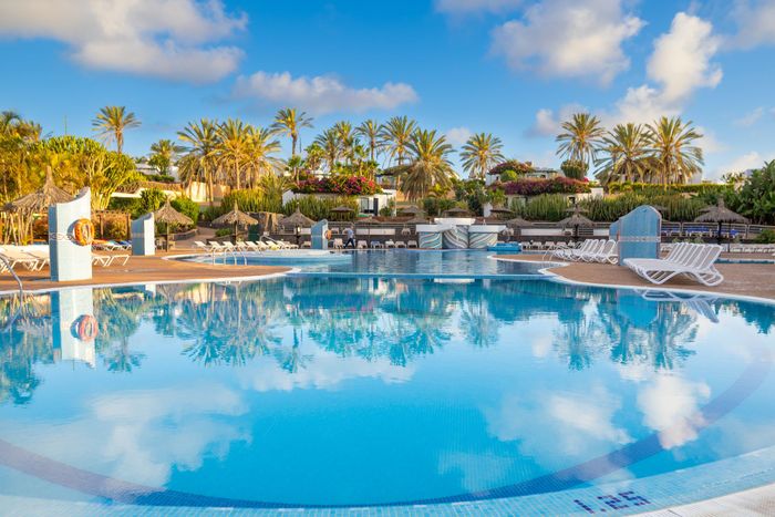 🌋🌵LANZAROTE ¡LA ISLA DE LOS VOLCANES CON TODO INCLUIDO!🍸✈️ Desde 4 noches: Vuelos + Hotel 4★ con estancia en bungalow | Playa del Carmen