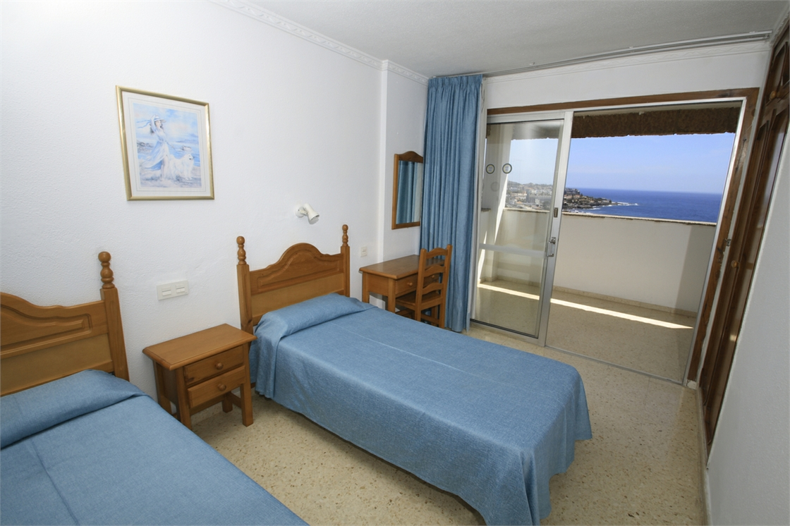 Aparthotel Corona Roja 2