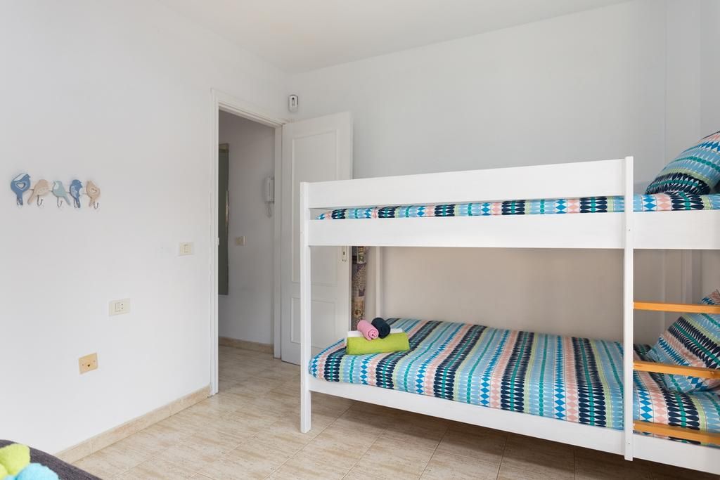 Live Caletillas Las Arenitas -1 estrelas em Candelaria