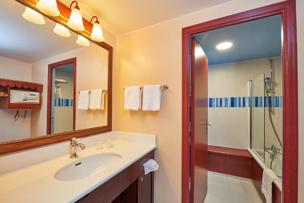 Disney Newport Bay Club 3