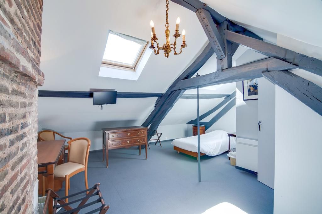 Brit Hôtel Les Comtes de Champagne Centre Historique 3