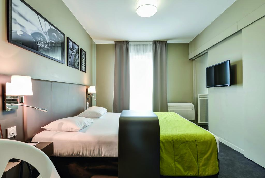 Park And Suites Elegance Le Bourget 4 estrellas en Le Mesnil-Amelot