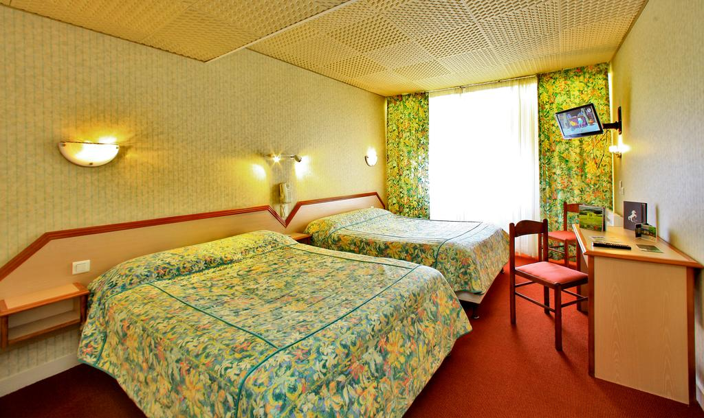 Le Cheval Blanc Et Clovis 3