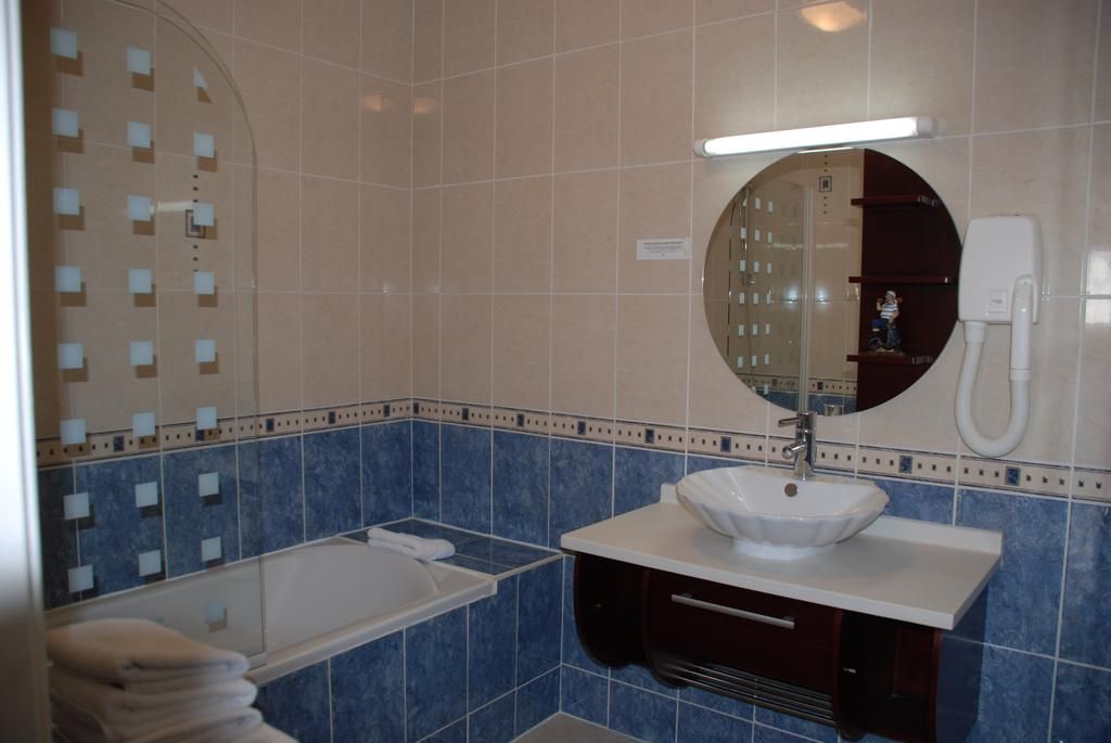 Hotel The Originals Montrichard Le Bellevue 3