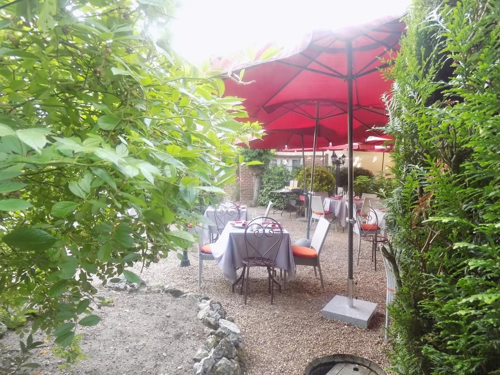 Logis Hôtel Restaurant La Breche 3