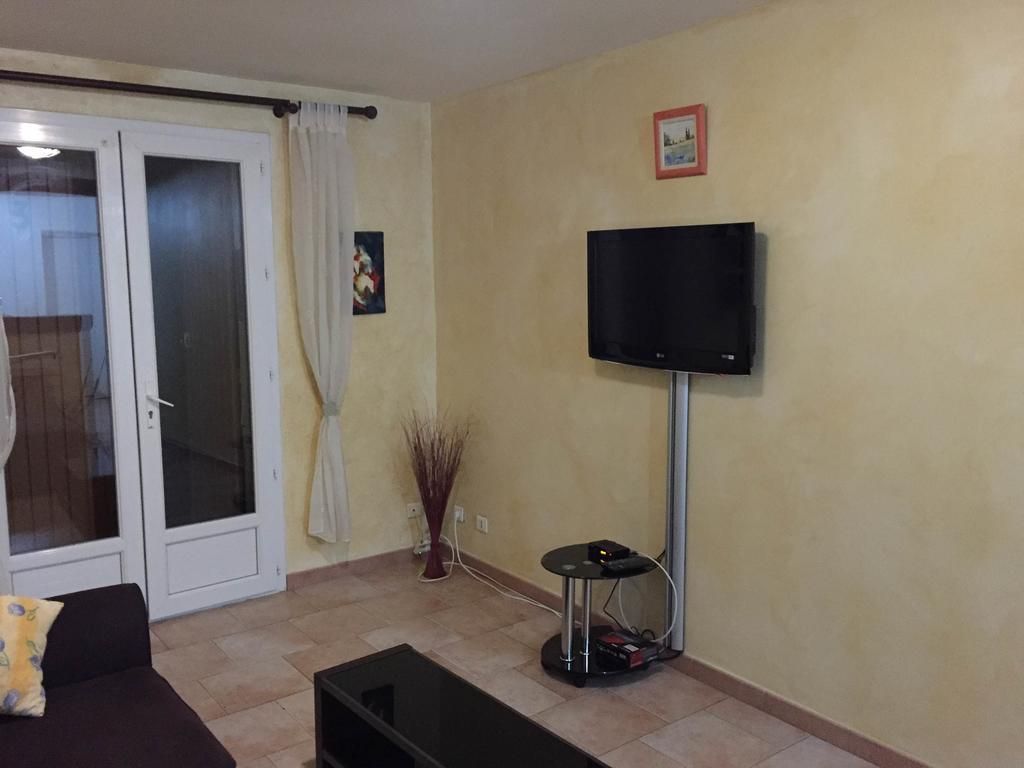 Auberge Les Olivades 2