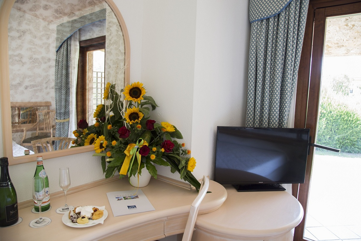 Sant'Elmo Beach Hotel 3 Sant'Elmo Beach Hotel 3