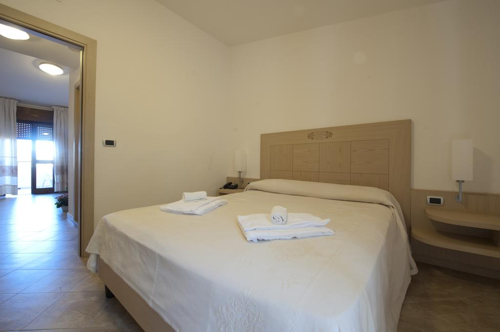 Club Hotel Residence Baiaverde 2 Club Hotel Residence Baiaverde 2