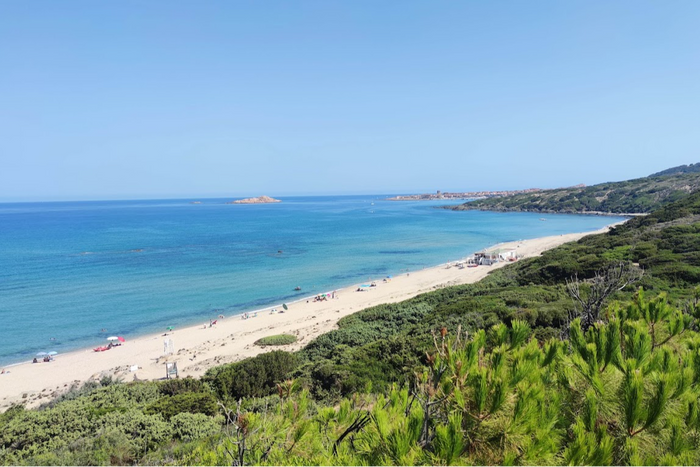 🏝️ CERDEÑA CON ENCANTO: Ferry con tu coche a Bordo y apartamentos familiares en Badesi 🚗⛴️ ¡Disfruta este verano del Paraíso mediterráneo!🌅
