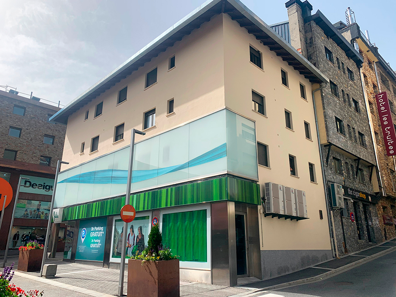 Apartamentos Pantebre 3000 1