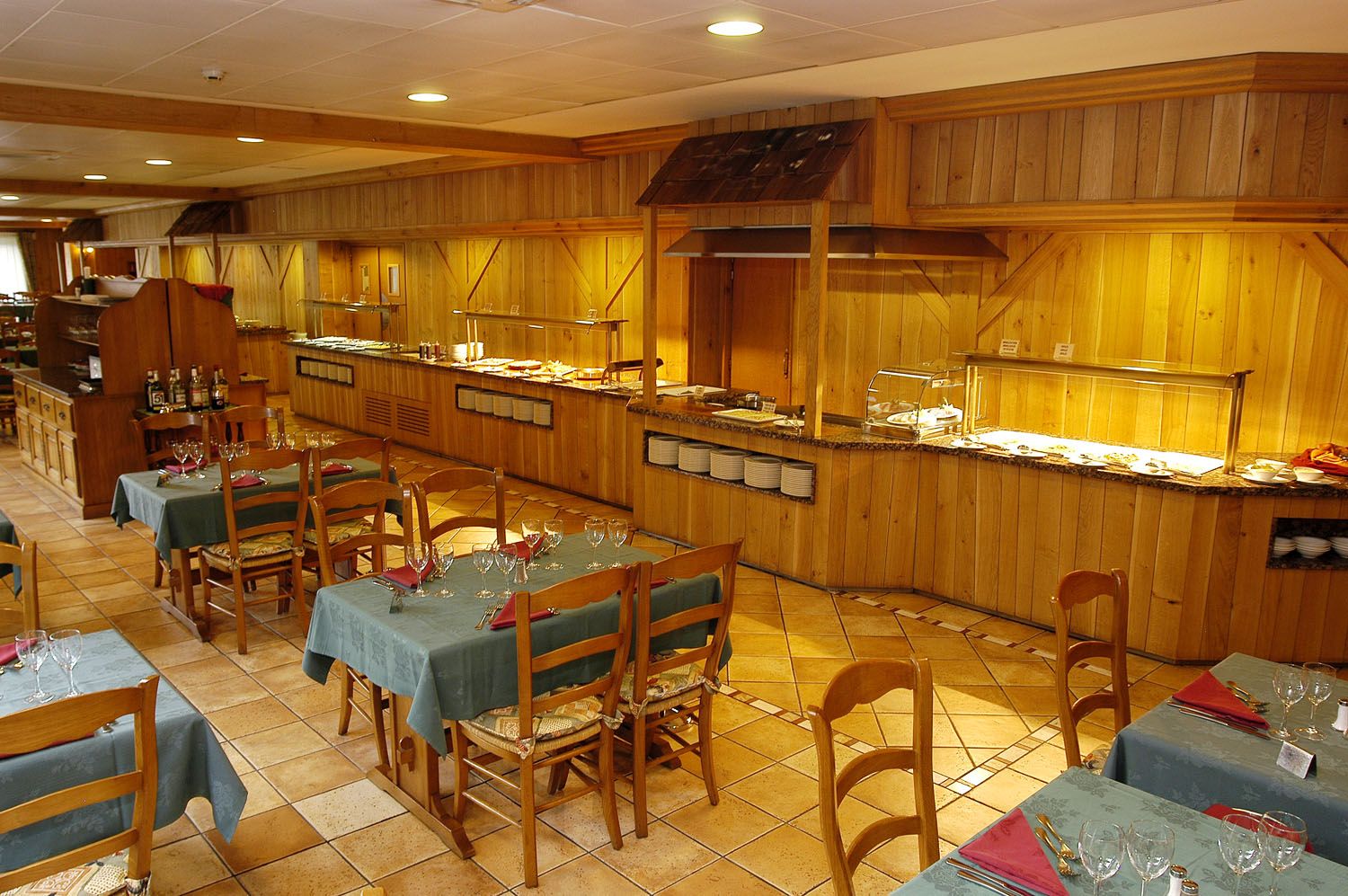 Tropical (Antiguo Ibis) 3