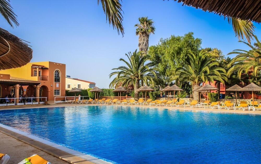 💥Complexo Turístico no Algarve com 2 piscinas e Transporte até à praia | Carvoeiro