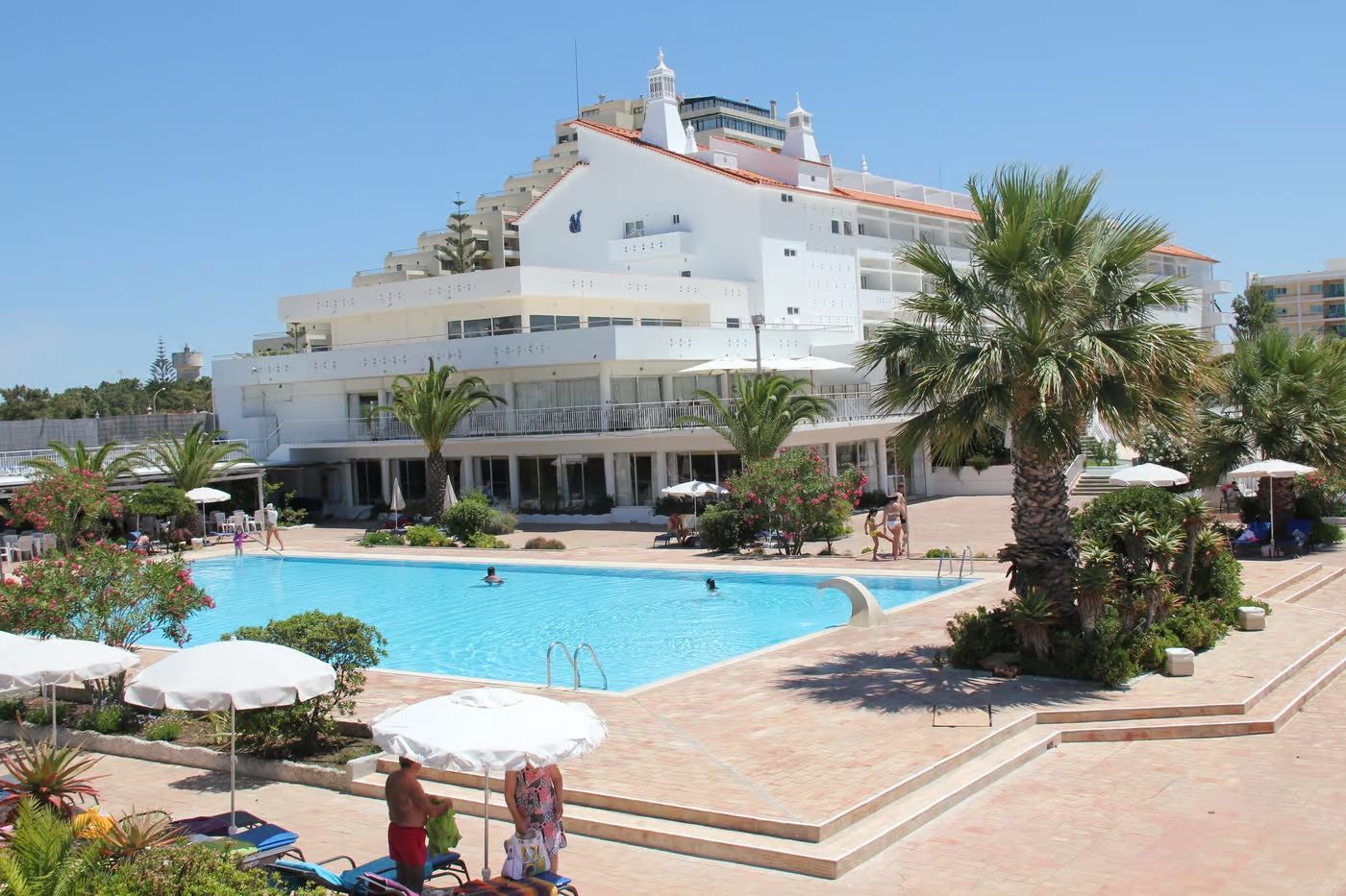 ⭐ Conforto e Piscinas junto ao Mar em Hotel perto da Praia | Monte Gordo