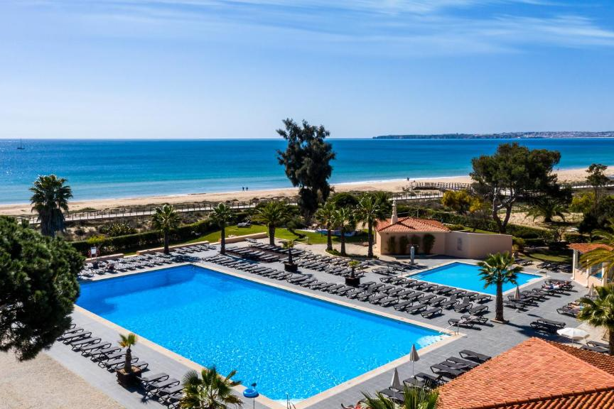 Pestana Alvor Atlantico Residences Beach Suites em frente à praia