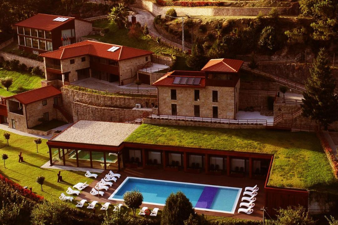 🍀​ Escapadinha em Hotel 4* envolvente no meio da Natureza | Gerês