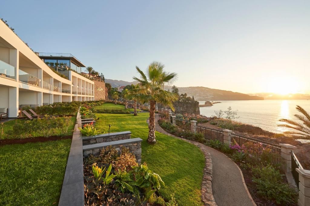 Les Suites At The Cliff Bay 1