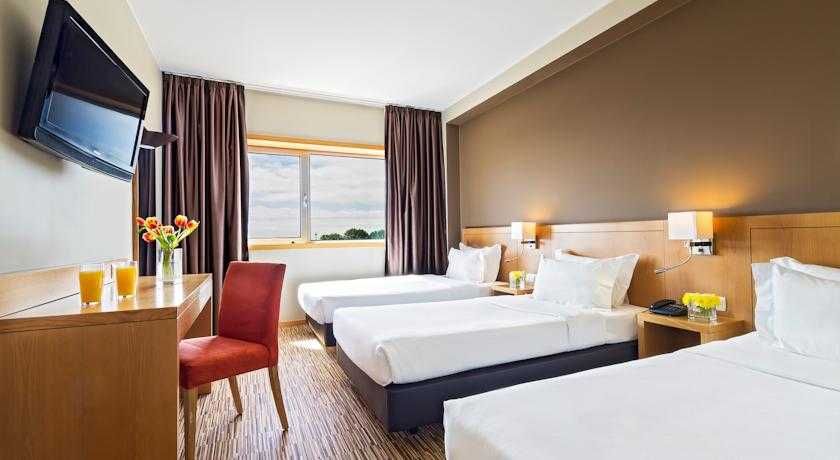 Hotel HF Tuela Porto 3
