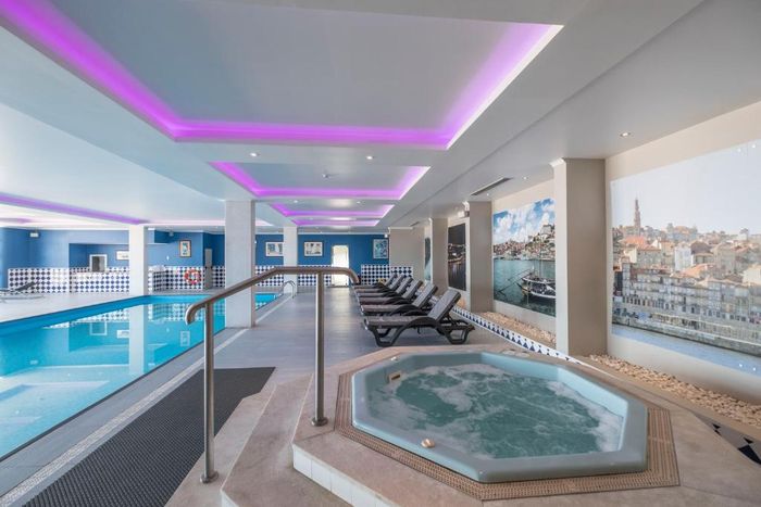 💆🏻‍♀️ Um refúgio perfeito! Espetacular Hotel 4* no Centro da Cidade com acesso à piscina interior | Porto
