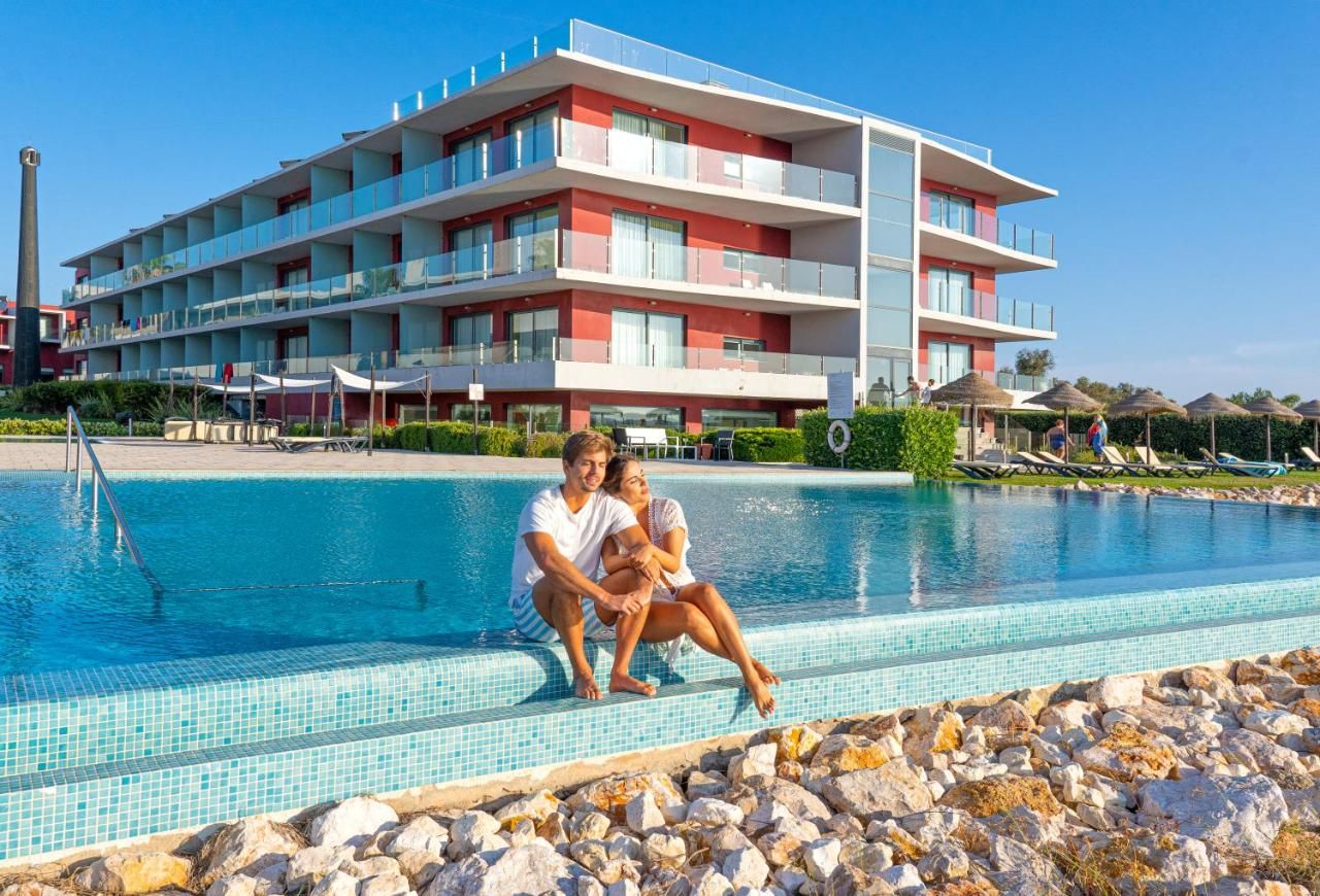 🌞 Espetacular Hotel 4* Spa com Piscina Infinita e Vista Rio | Ferragudo