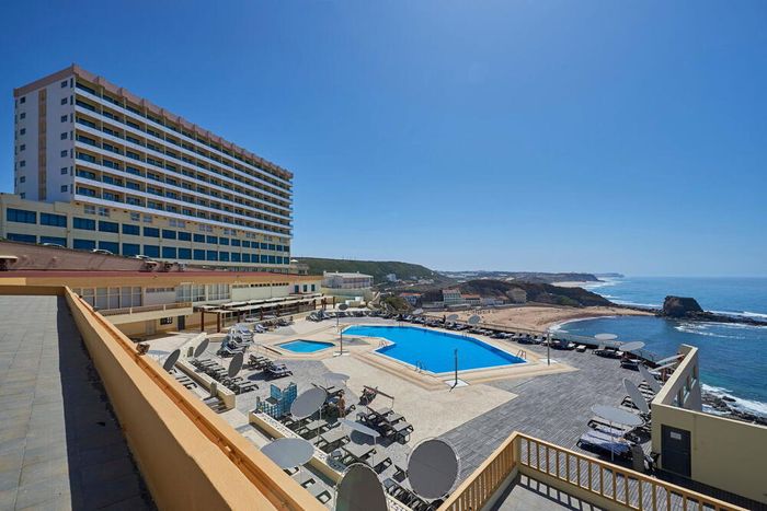 🥰 Situado à beira-mar, Hotel com acesso ilimitado às piscinas e ao Spa | Maceira