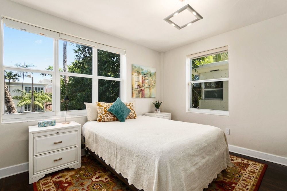 2 bedroom 2 bath apt in South Beach 2