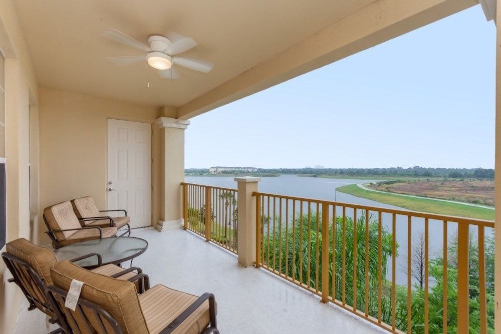 3 Bed 2 Bath Premium Lakeview l 1006 1 3 Bed 2 Bath Premium Lakeview l 1006 1