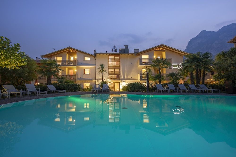 4LIMONI Apartment Resort 1