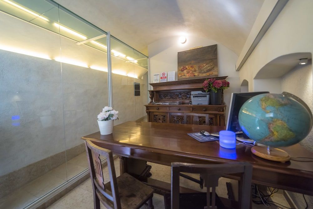 Academia Residence 3