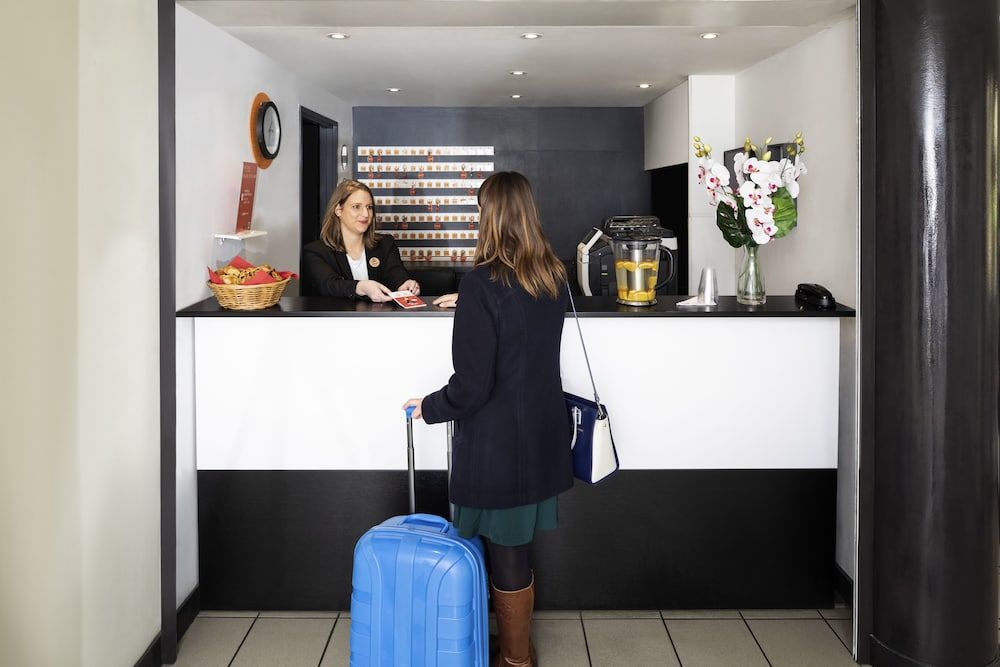 Adagio Access Defense Charras 3