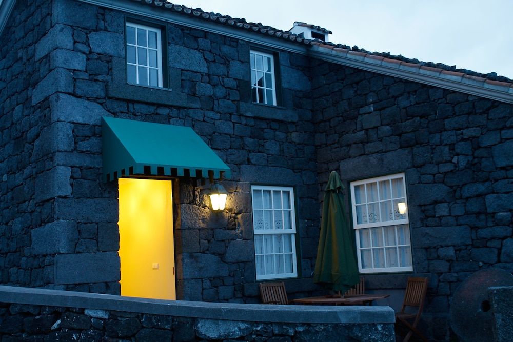 Adegas do Pico 2 Adegas do Pico 2