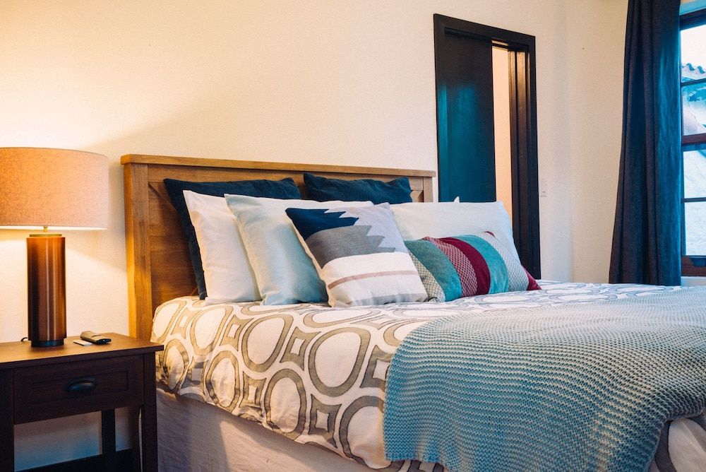 AH WE WA Quaint Cottage in the Gove 2