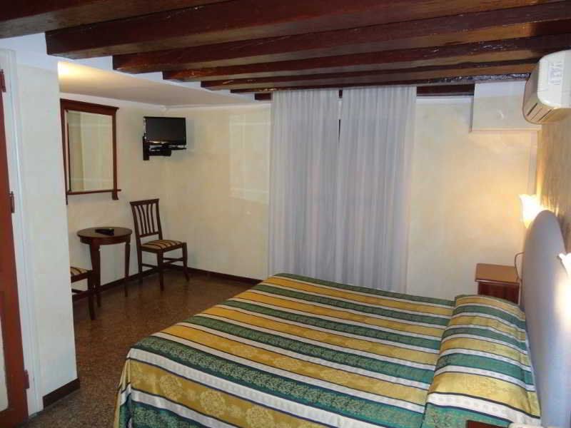Al Palazzo Lion Morosini 3