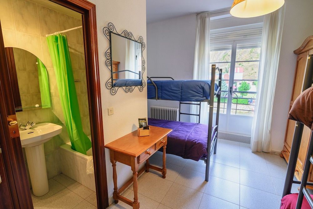 Albergue Cueva de Valporquero 3