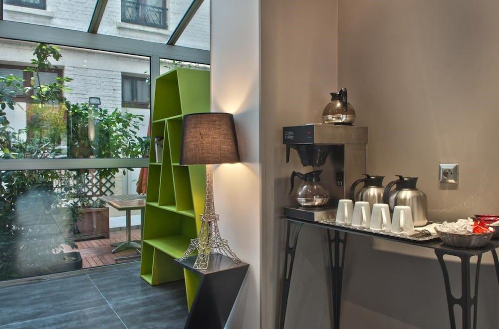 Alpha Paris Tour Eiffel Hotel 2