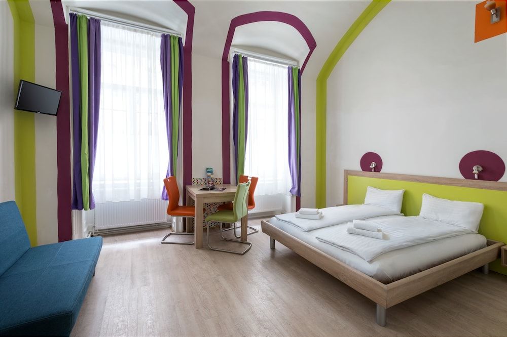 Amber Gardenview Studios 1 Amber Gardenview Studios 1