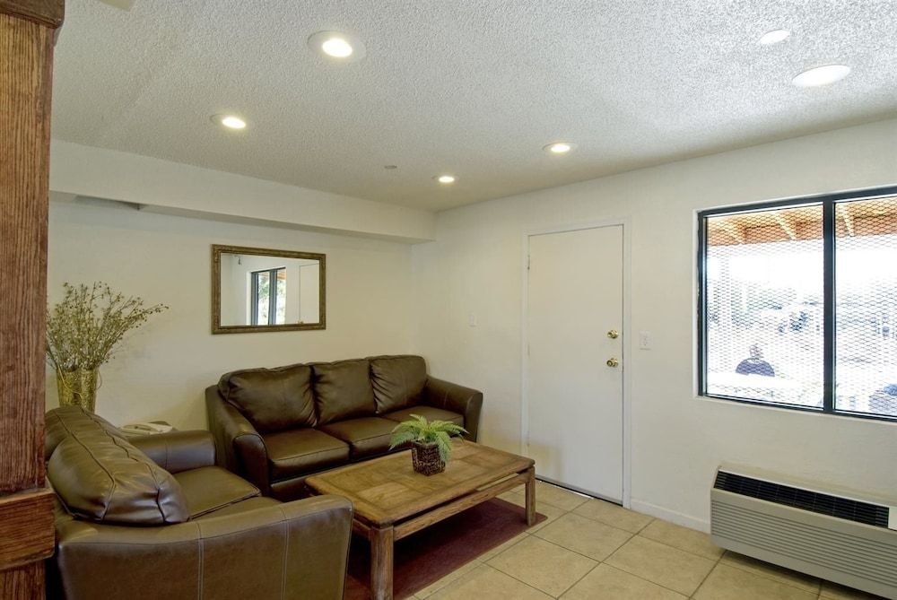 Americas Best Value Inn Globe/Miami 3