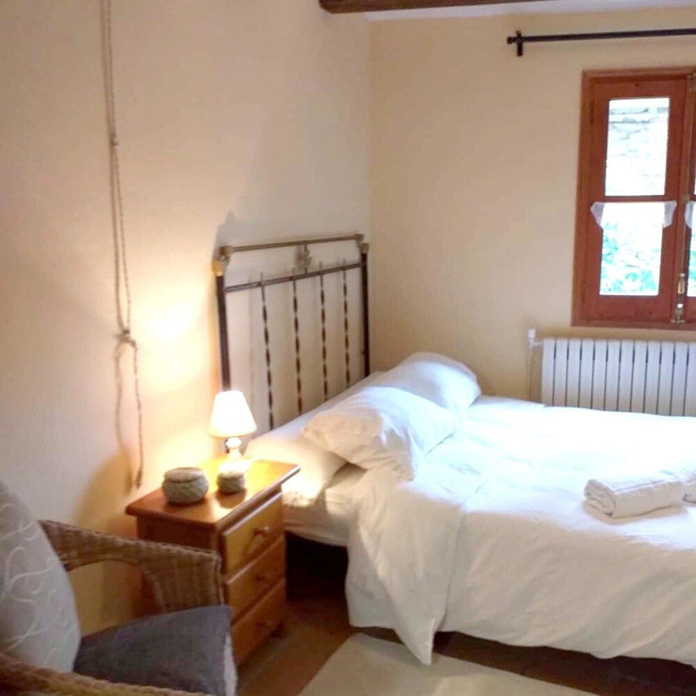 Apartment With one Bedroom in Ardanué, With Wonderful Mountain View and Furnished Garden 2 Apartment With one Bedroom in Ardanué, With Wonderful Mountain View and Furnished Garden 2