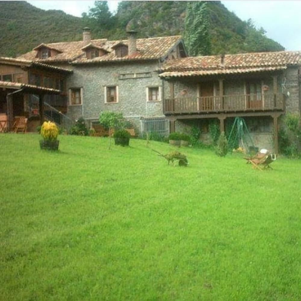 Apartment With one Bedroom in Ardanué, With Wonderful Mountain View and Furnished Garden 1 Apartment With one Bedroom in Ardanué, With Wonderful Mountain View and Furnished Garden 1