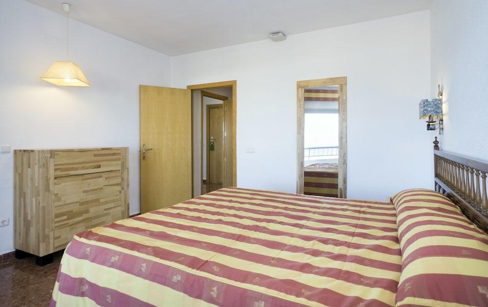 Apartamentos Bajondillo 3