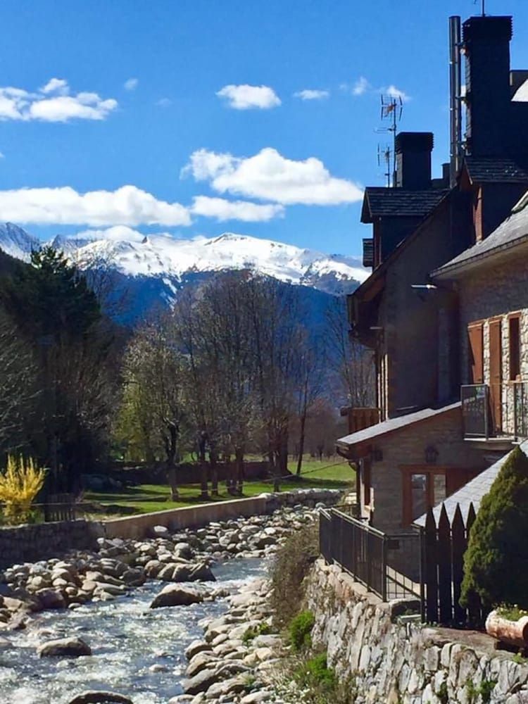 Apartamentos SNÖ Mont Romies Unhola 1 Apartamentos SNÖ Mont Romies Unhola 1