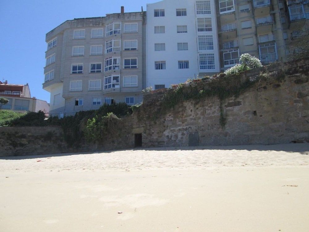 Galicia 100423 3 Bedroom Apartment by Mo Rentals -1 estrelas em Bueu