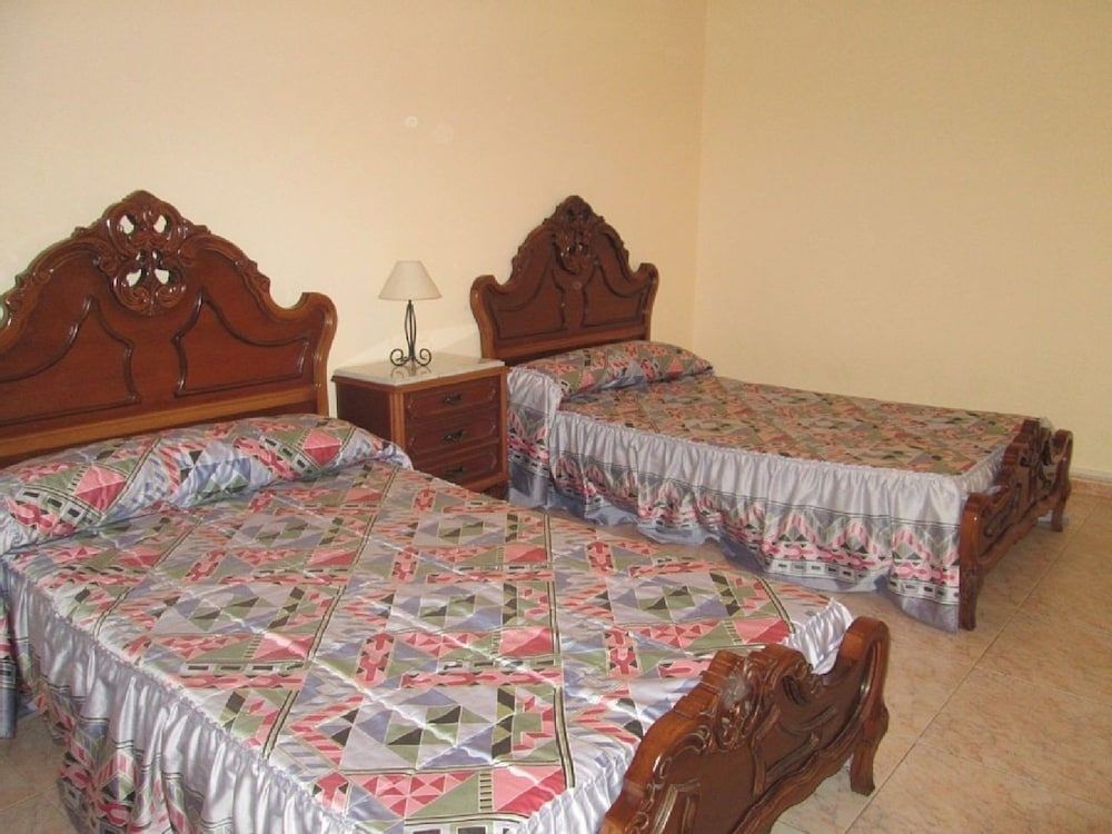 Galicia 100423 3 Bedroom Apartment by Mo Rentals 2