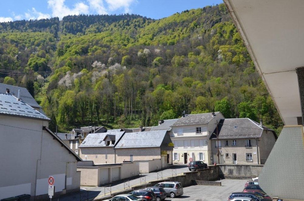 Apartment With 2 Bedrooms in Bagnères-de-luchon, With Wonderful Mountain View and Furnished Balcony 1 Apartment With 2 Bedrooms in Bagnères-de-luchon, With Wonderful Mountain View and Furnished Balcony 1