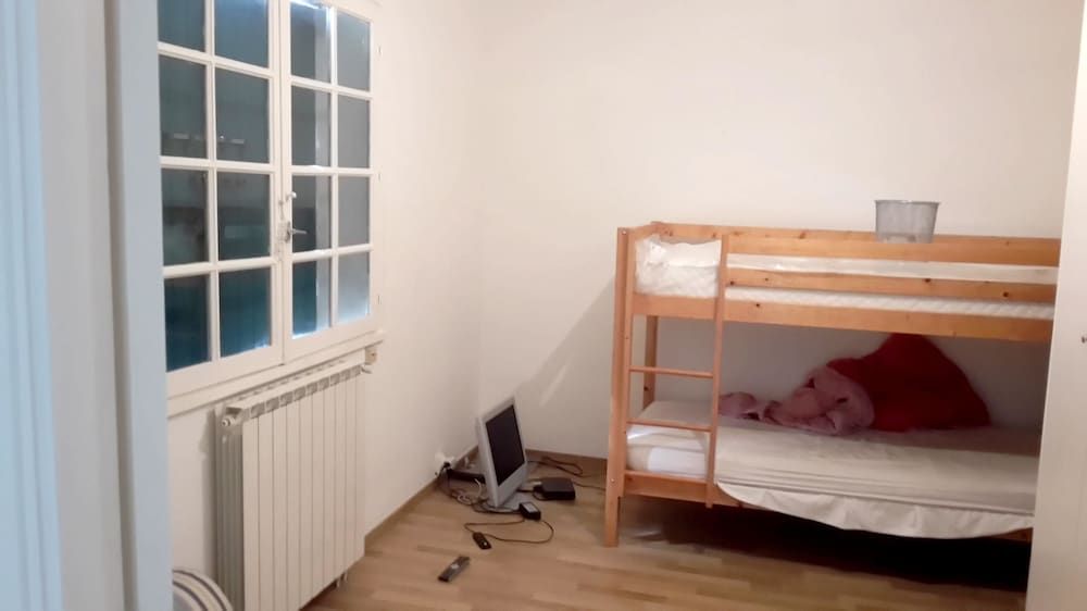 Apartment With 2 Bedrooms in La Garde, With Pool Access, Enclosed Garden and Wifi 2