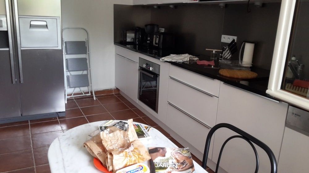 Apartment With 2 Bedrooms in La Garde, With Pool Access, Enclosed Garden and Wifi 3