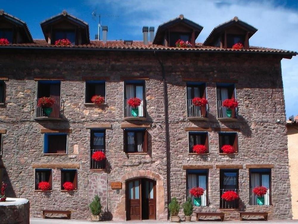 Apartment With one Bedroom in Laspaúles, With Wonderful Mountain View and Wifi - 44 km From the Slopes -1 estrelas em Laspaúles