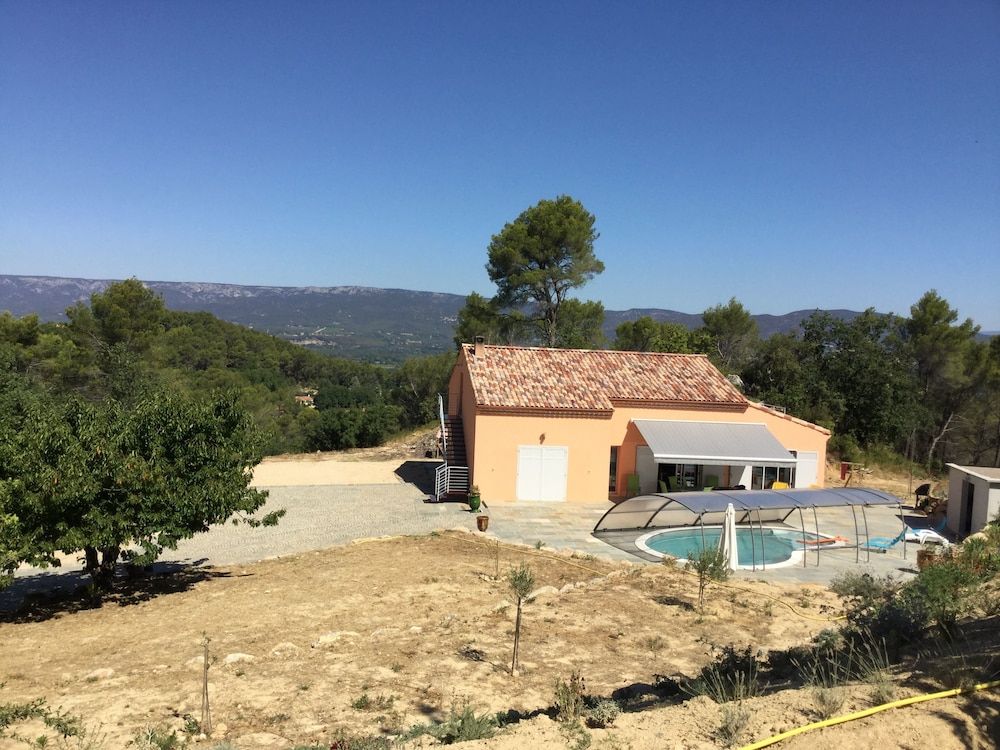 Appartement les Ecureuils -1 estrelas em La Roque-dʼAnthéron