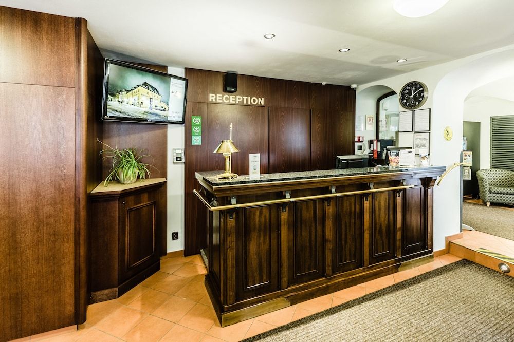 Archibald at the Charles Bridge Hotel 3